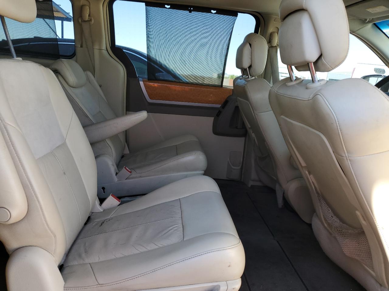 2010 Chrysler Town & Country Limited VIN: 2A4RR7DX7AR333357 Lot: 87427815