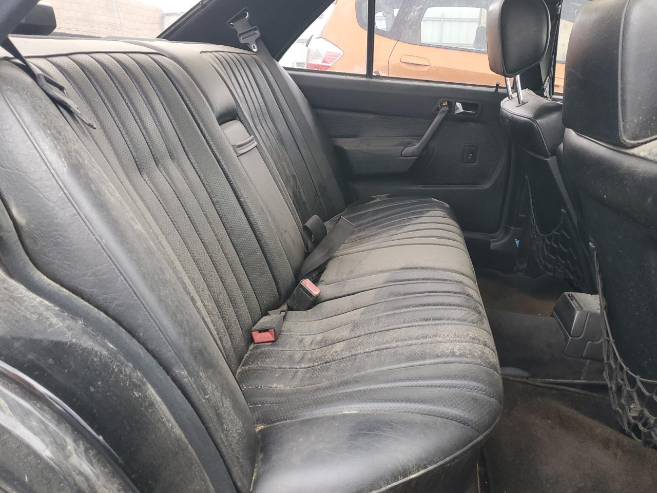 1992 Mercedes-Benz 190 E 2.3 VIN: WDBDA28D5NF977395 Lot: 85899475