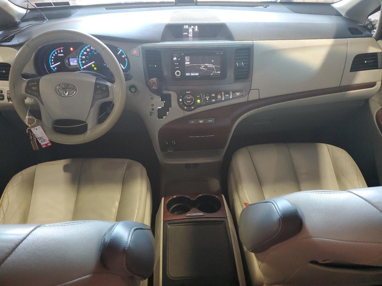 2013 Toyota Sienna Xle VIN: 5TDYK3DC2DS394056 Lot: 85862335