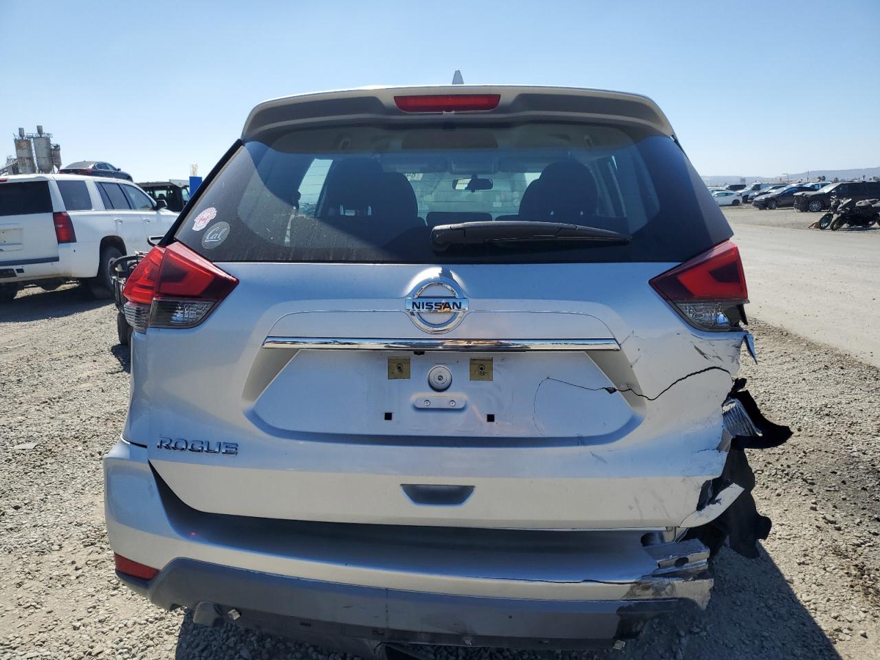2017 Nissan Rogue S VIN: KNMAT2MTXHP569761 Lot: 84815395