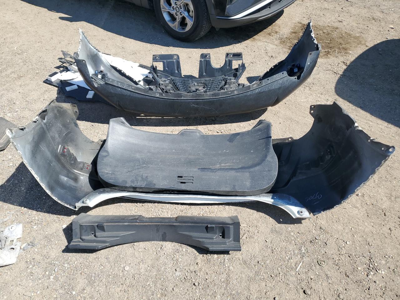 2018 Nissan Rogue S VIN: JN8AT2MT7JW467303 Lot: 85820805