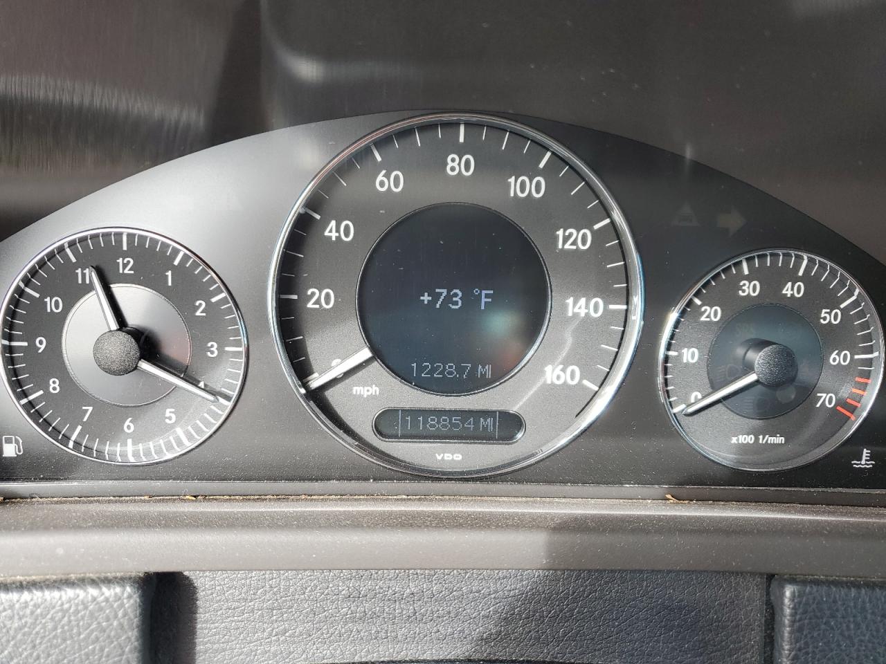 2009 Mercedes-Benz Clk 350 VIN: WDBTK56F49T104811 Lot: 90351105