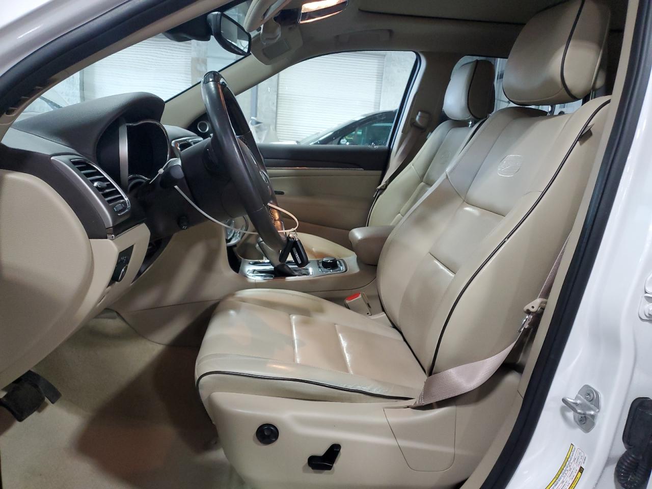 2018 Jeep Grand Cherokee Overland VIN: 1C4RJFCG5JC216281 Lot: 85570555