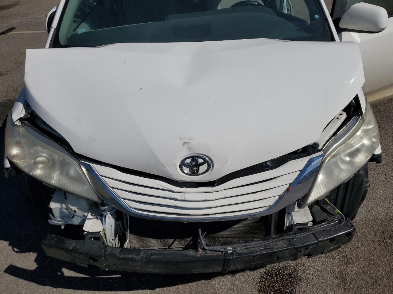 2017 Toyota Sienna Le VIN: 5TDKZ3DC7HS853105 Lot: 81829925