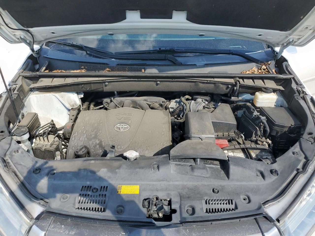 2018 Toyota Highlander Se VIN: 5TDKZRFH8JS544762 Lot: 84414365