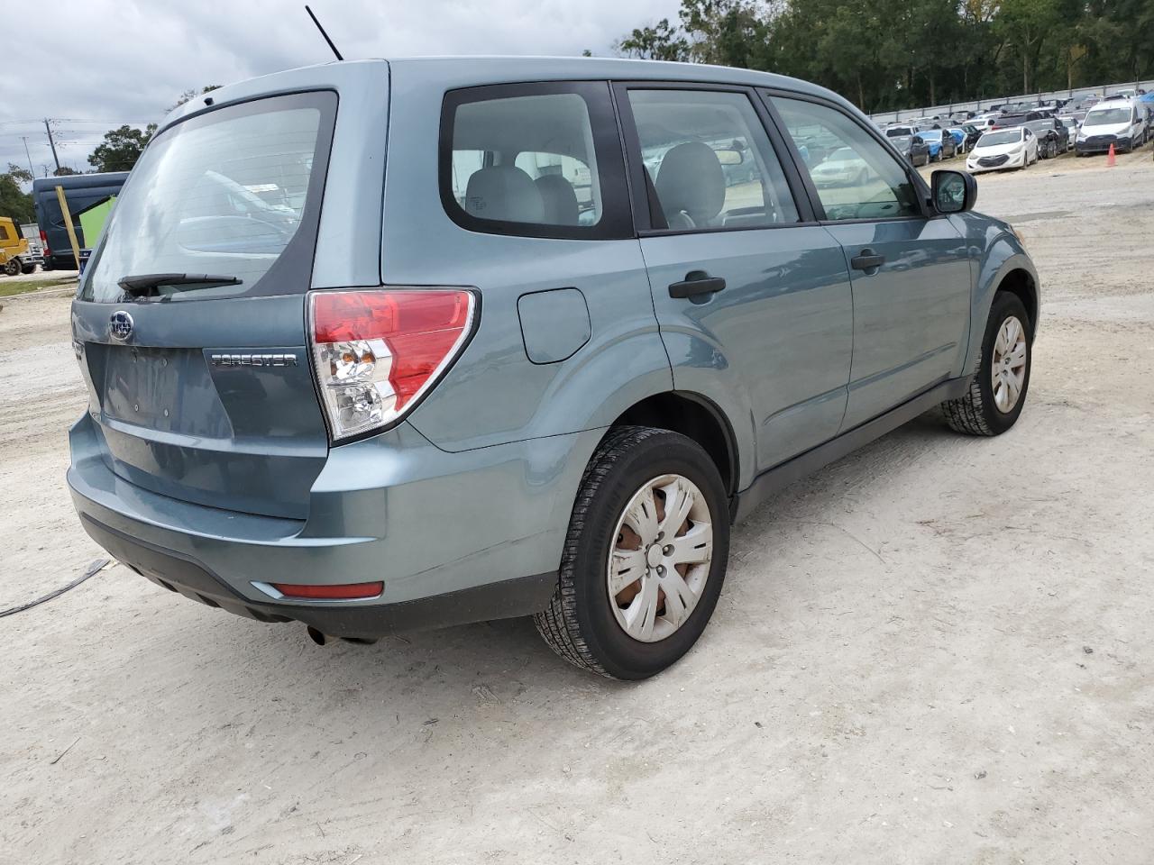 2009 Subaru Forester 2.5X blue null gas JF2SH61629H784317 photo #4