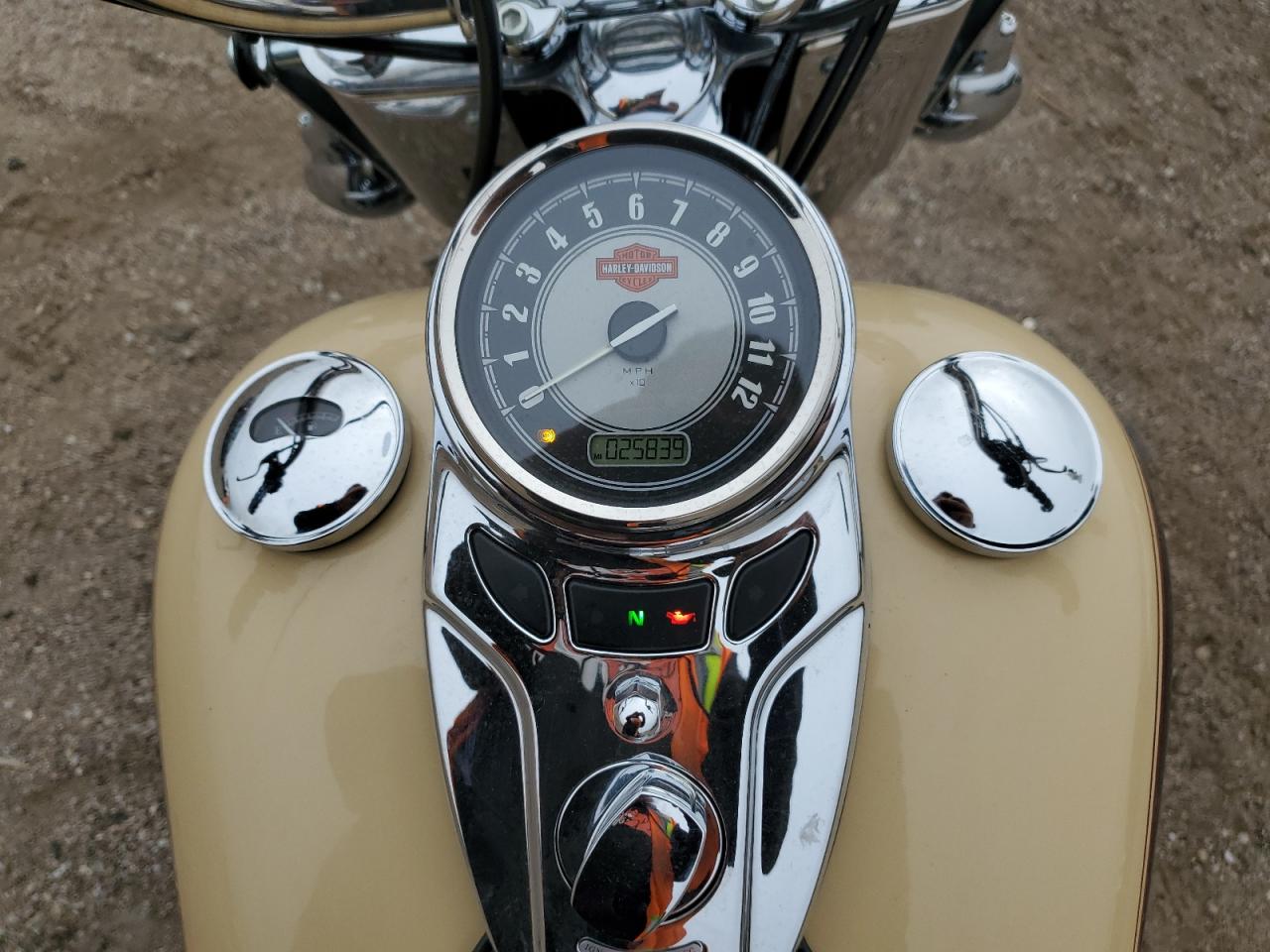 2014 Harley-Davidson Flstc Heritage Softail Classic VIN: 1HD1BWV12EB034020 Lot: 82748945