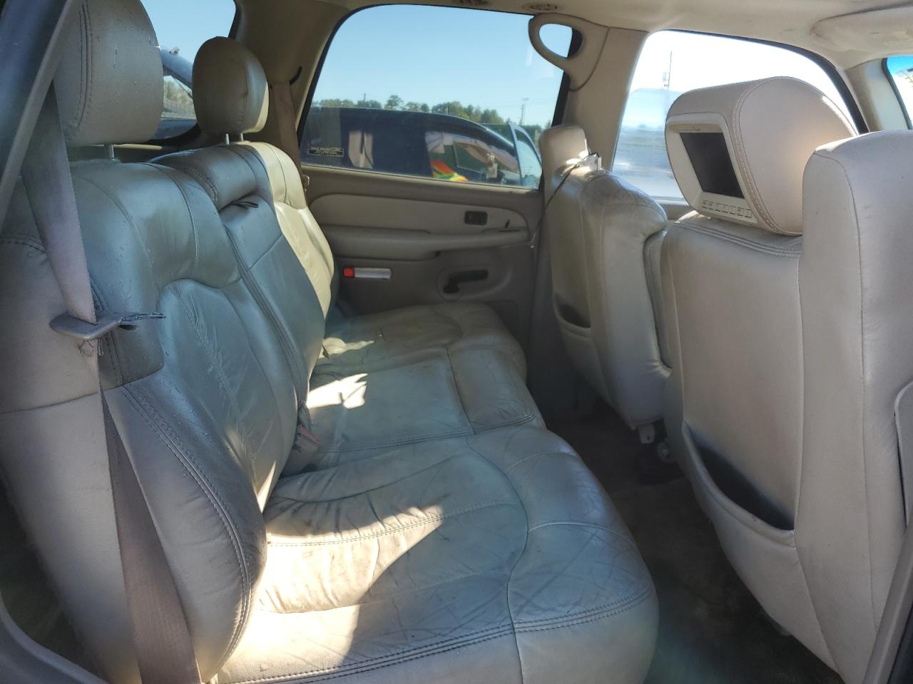 2001 Chevrolet Tahoe C1500 VIN: 1GNEC13T71R129754 Lot: 90677505