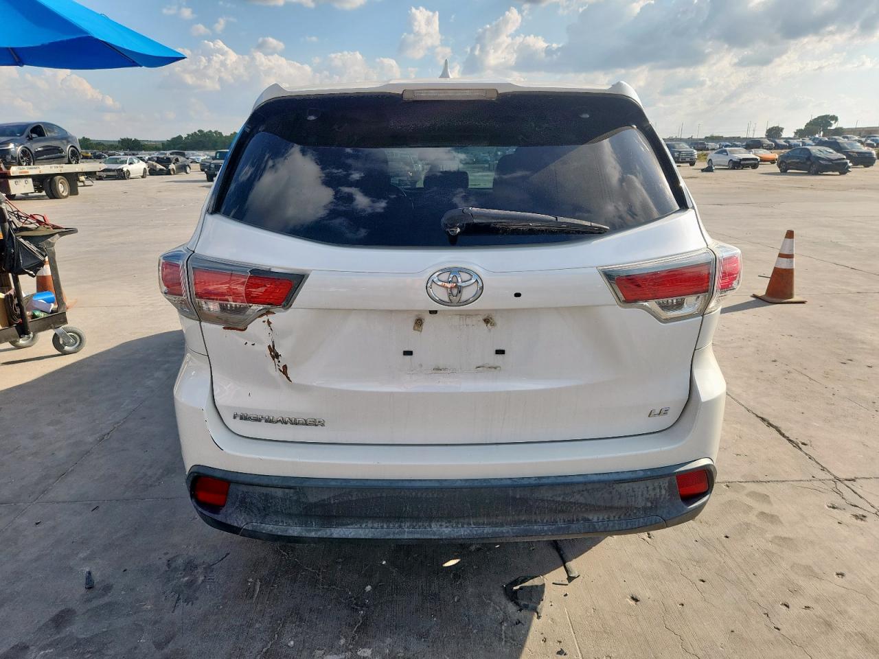 2015 Toyota Highlander Le VIN: 5TDZKRFH8FS114773 Lot: 85776495