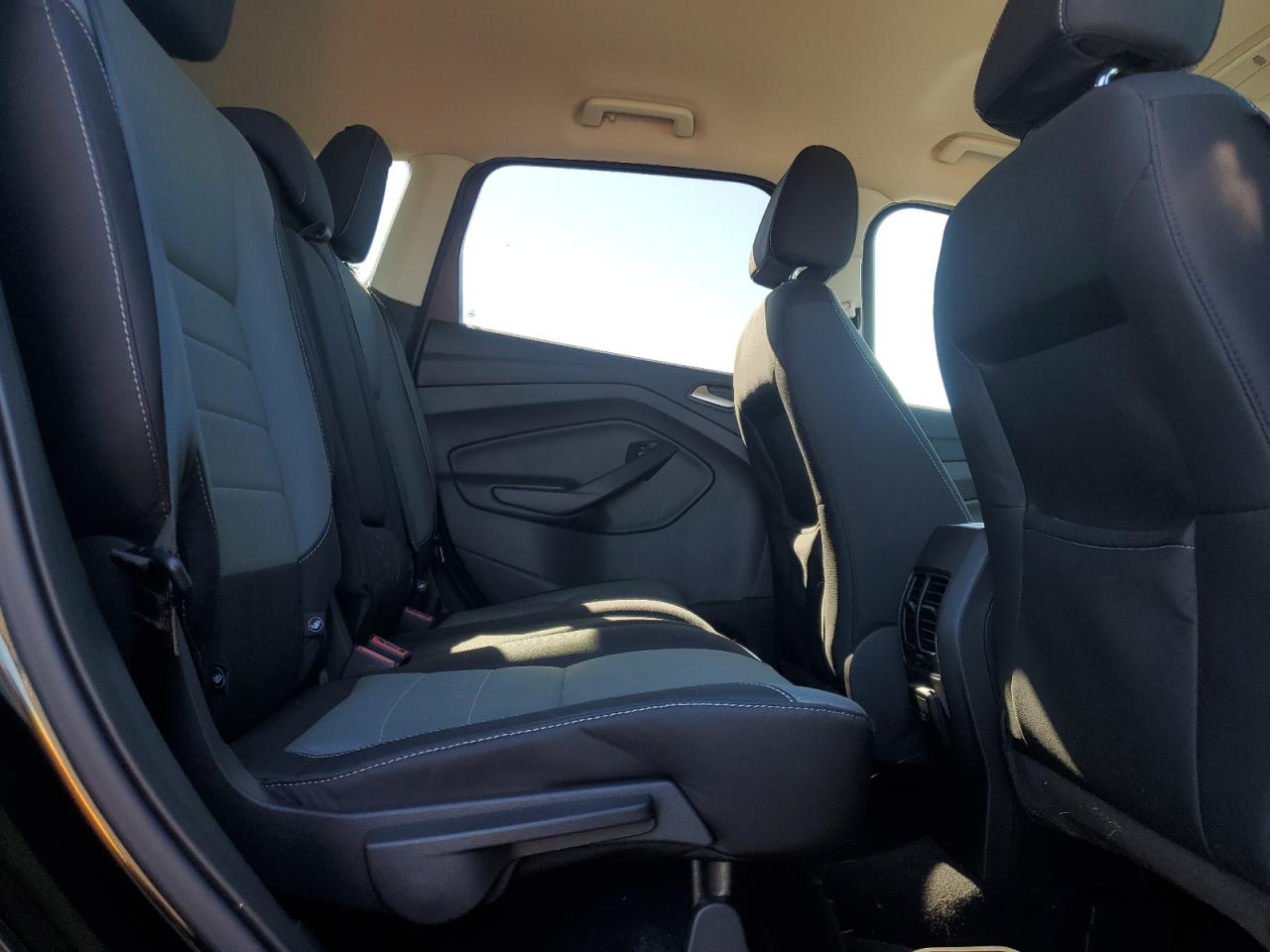 2016 Ford Escape Se VIN: 1FMCU9GX5GUB50371 Lot: 82359425