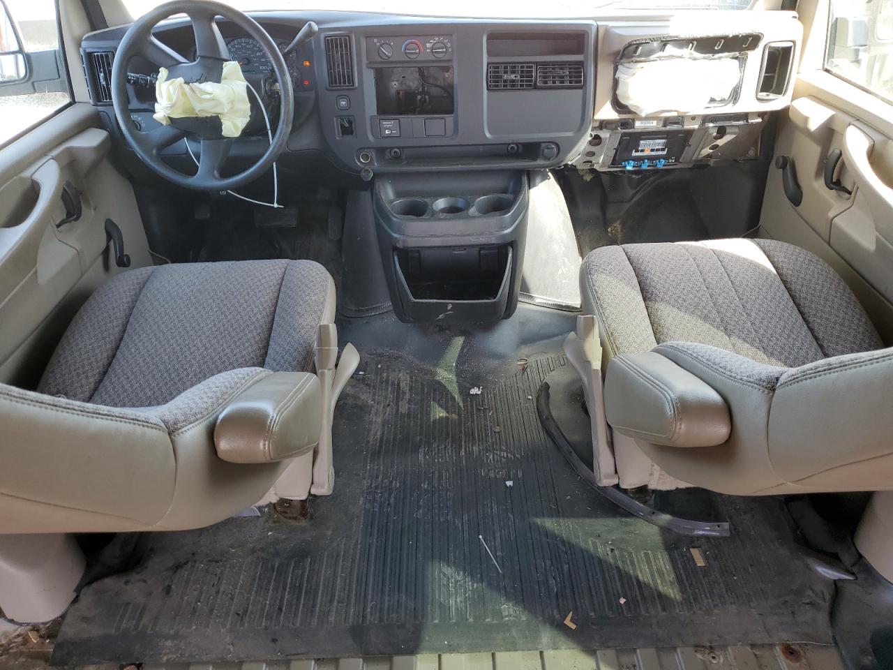 2006 Chevrolet Express G2500 VIN: 1GCGG25V461165496 Lot: 84552425