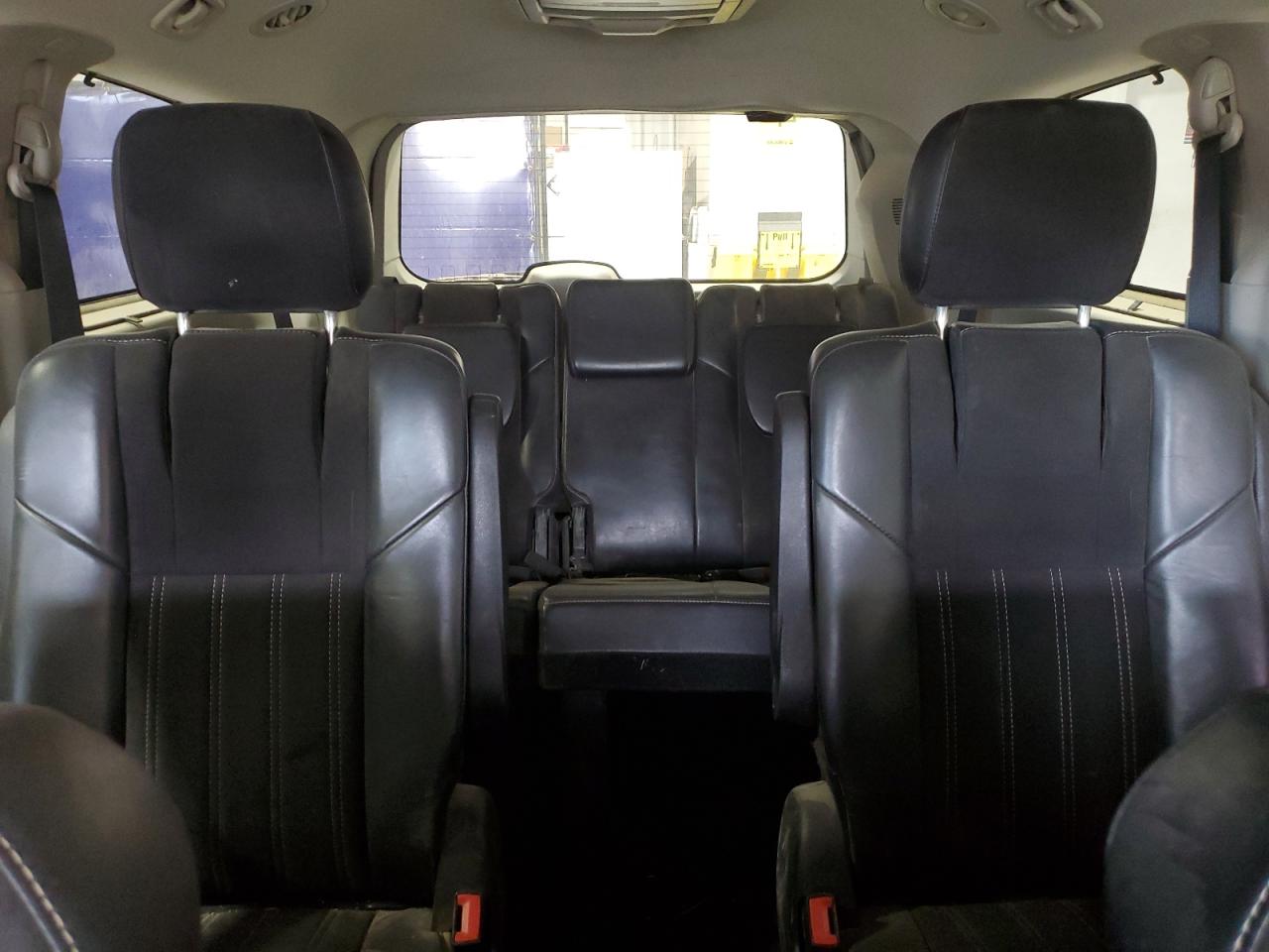 2014 Chrysler Town & Country Touring L VIN: 2C4RC1CG7ER412605 Lot: 84068375