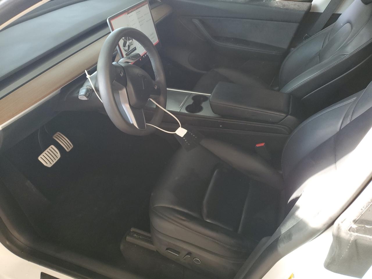 2022 Tesla Model Y VIN: 7SAYGDEF0NF469586 Lot: 91021255