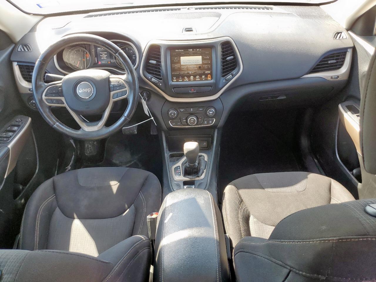 2017 Jeep Cherokee Latitude VIN: 1C4PJLCB5HD221821 Lot: 84586885