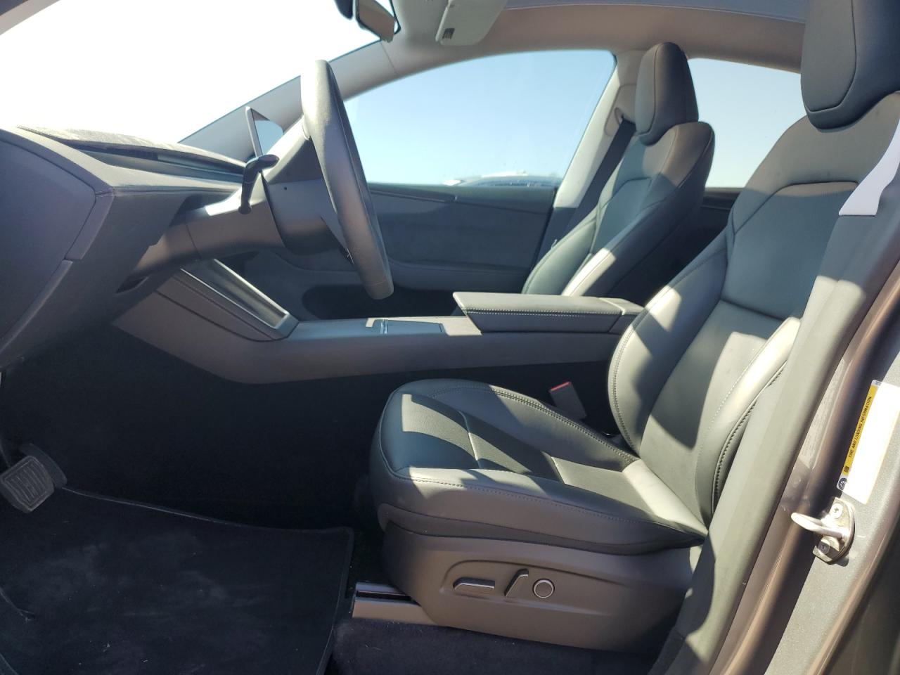 2026 Tesla Model Y VIN: 7SAYGDEE3TF327723 Lot: 89637595