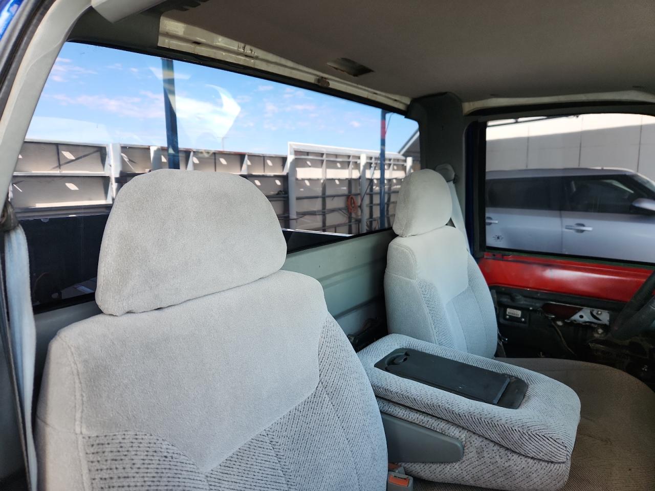 1998 Chevrolet Gmt-400 K1500 VIN: 1GCEK14R2WZ110406 Lot: 84933525