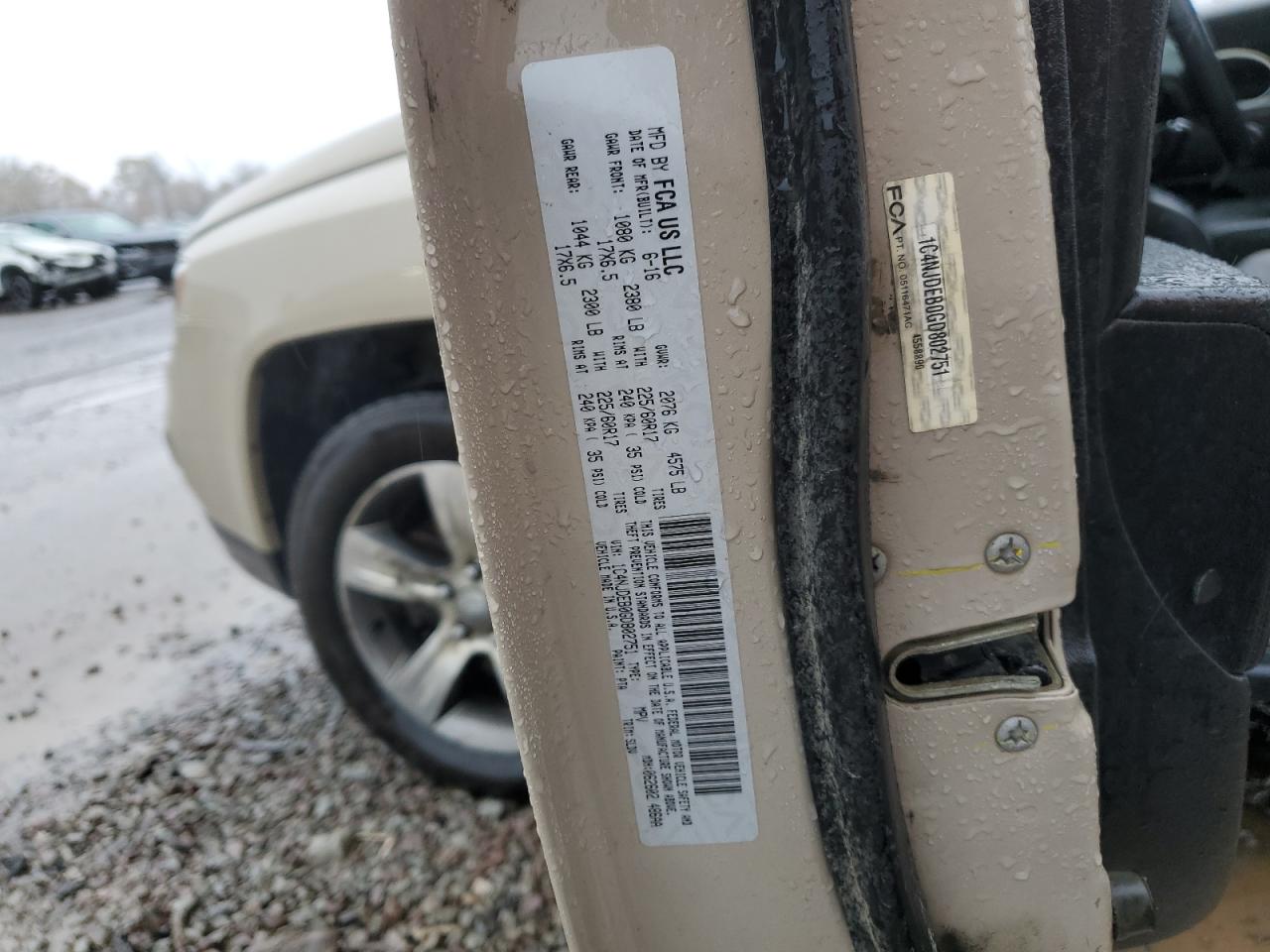 2016 Jeep Compass Latitude VIN: 1C4NJDEB0GD802751 Lot: 90602995