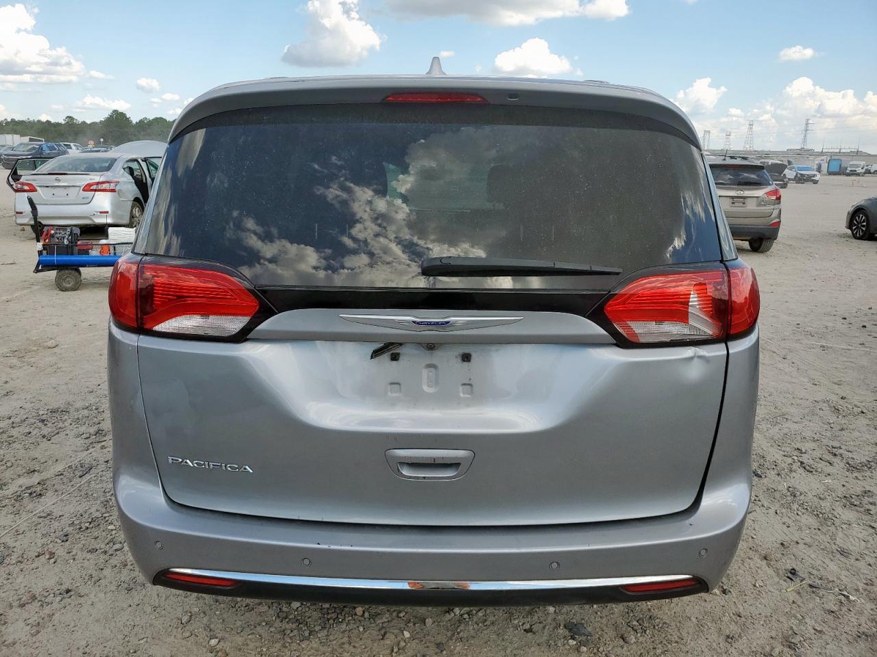 2019 Chrysler Pacifica Touring L VIN: 2C4RC1BG0KR626302 Lot: 82293325