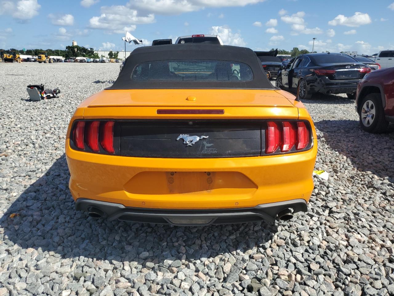 2018 Ford Mustang VIN: 1FATP8UH7J5156716 Lot: 85601985