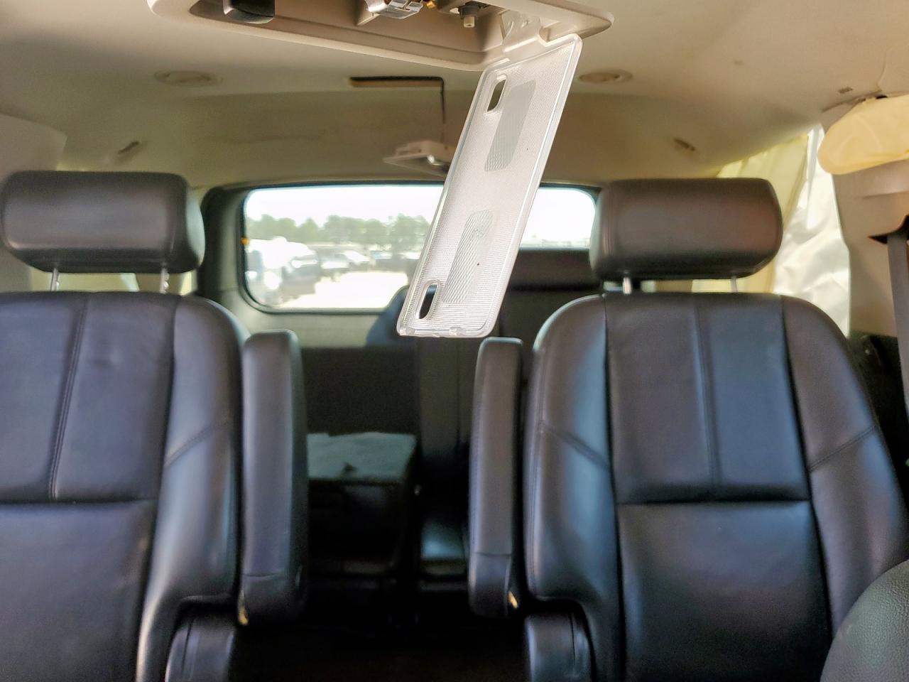 2008 GMC Yukon VIN: 1GKFK130X8R241517 Lot: 82248775