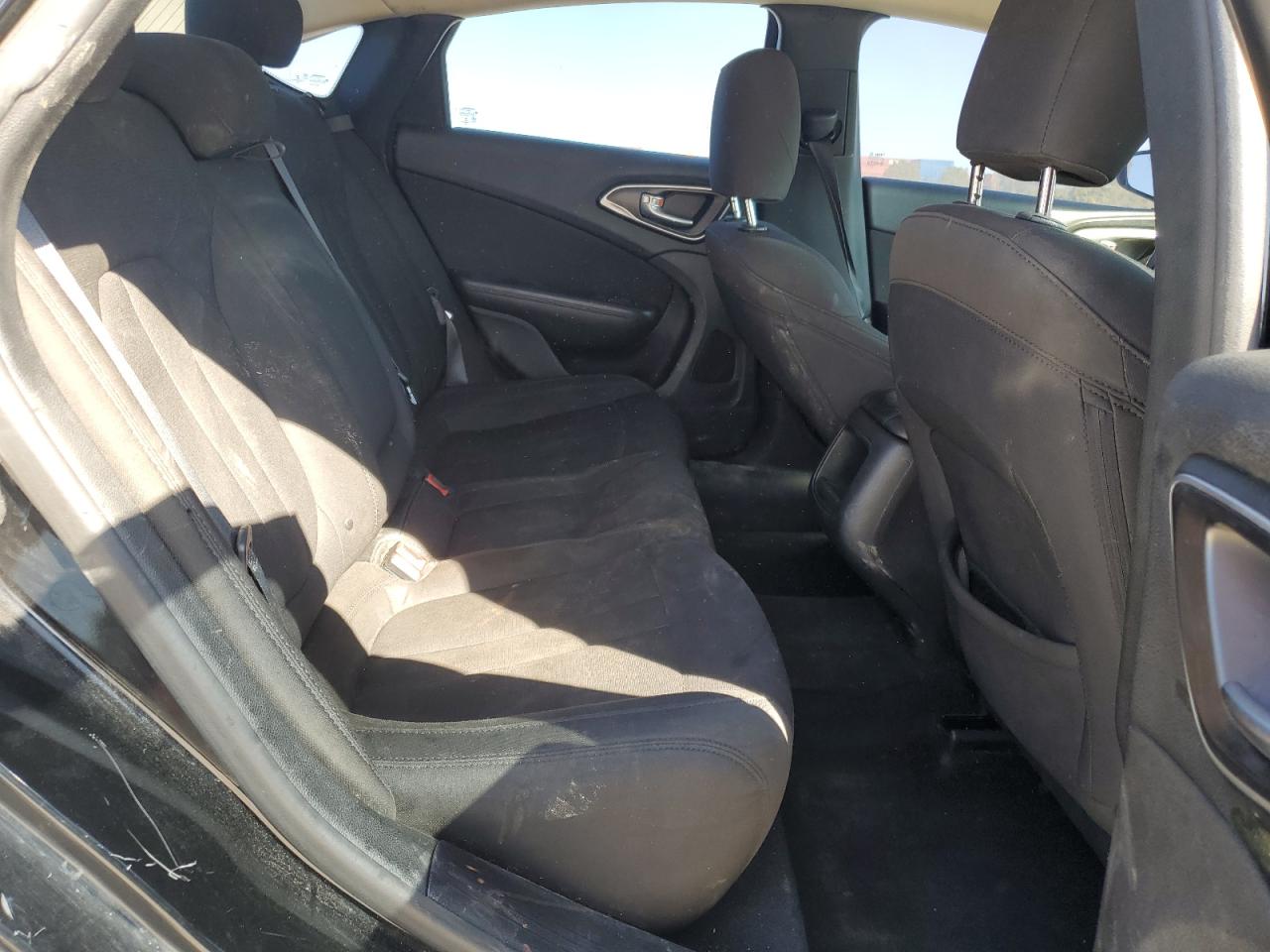 2016 Chrysler 200 Limited VIN: 1C3CCCAB2GN127596 Lot: 81916665