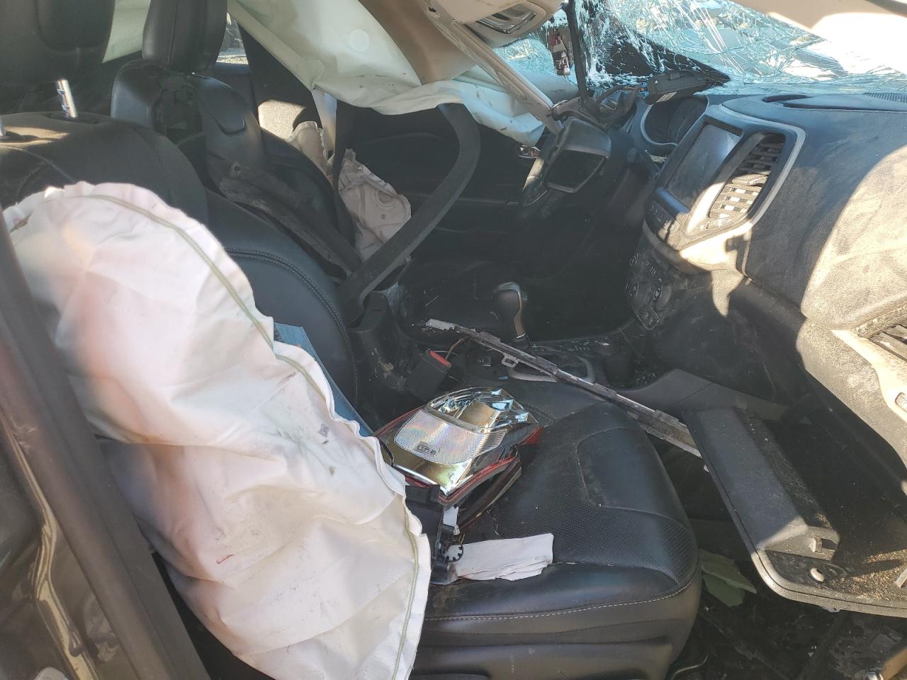 2017 Jeep Cherokee Limited VIN: 1C4PJMDS2HW521633 Lot: 85747425