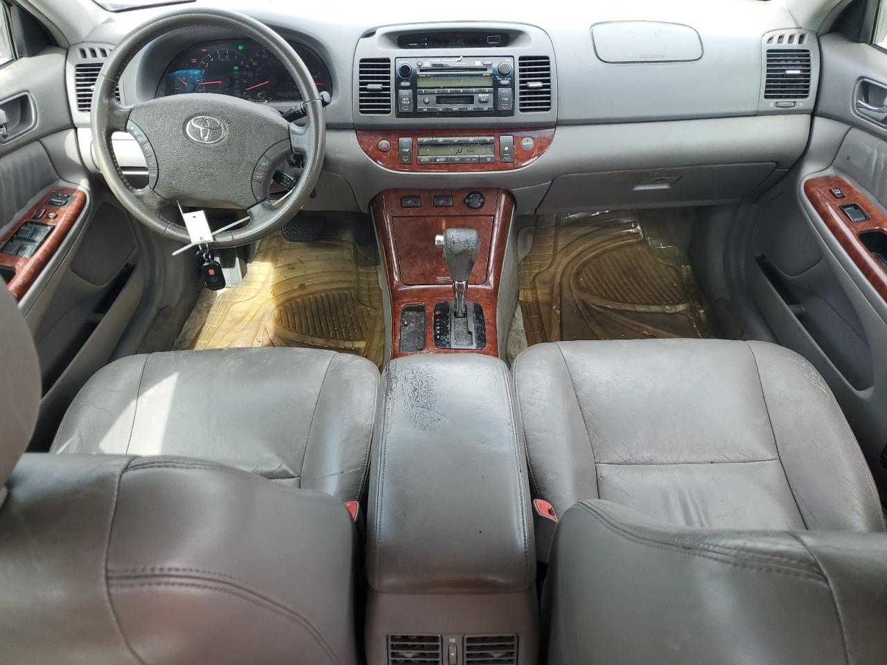 2005 Toyota Camry Le VIN: 4T1BF30K95U610260 Lot: 82259335