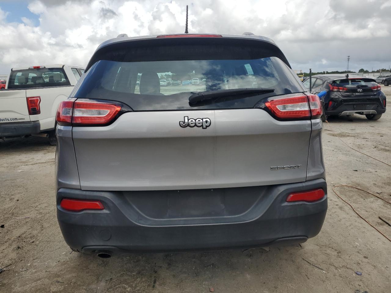 2015 Jeep Cherokee Sport VIN: 1C4PJLAB8FW660693 Lot: 85316565