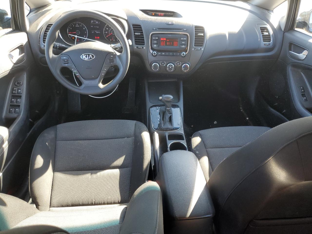 2017 Kia Forte Lx VIN: KNAFK5A85H5690457 Lot: 90640335