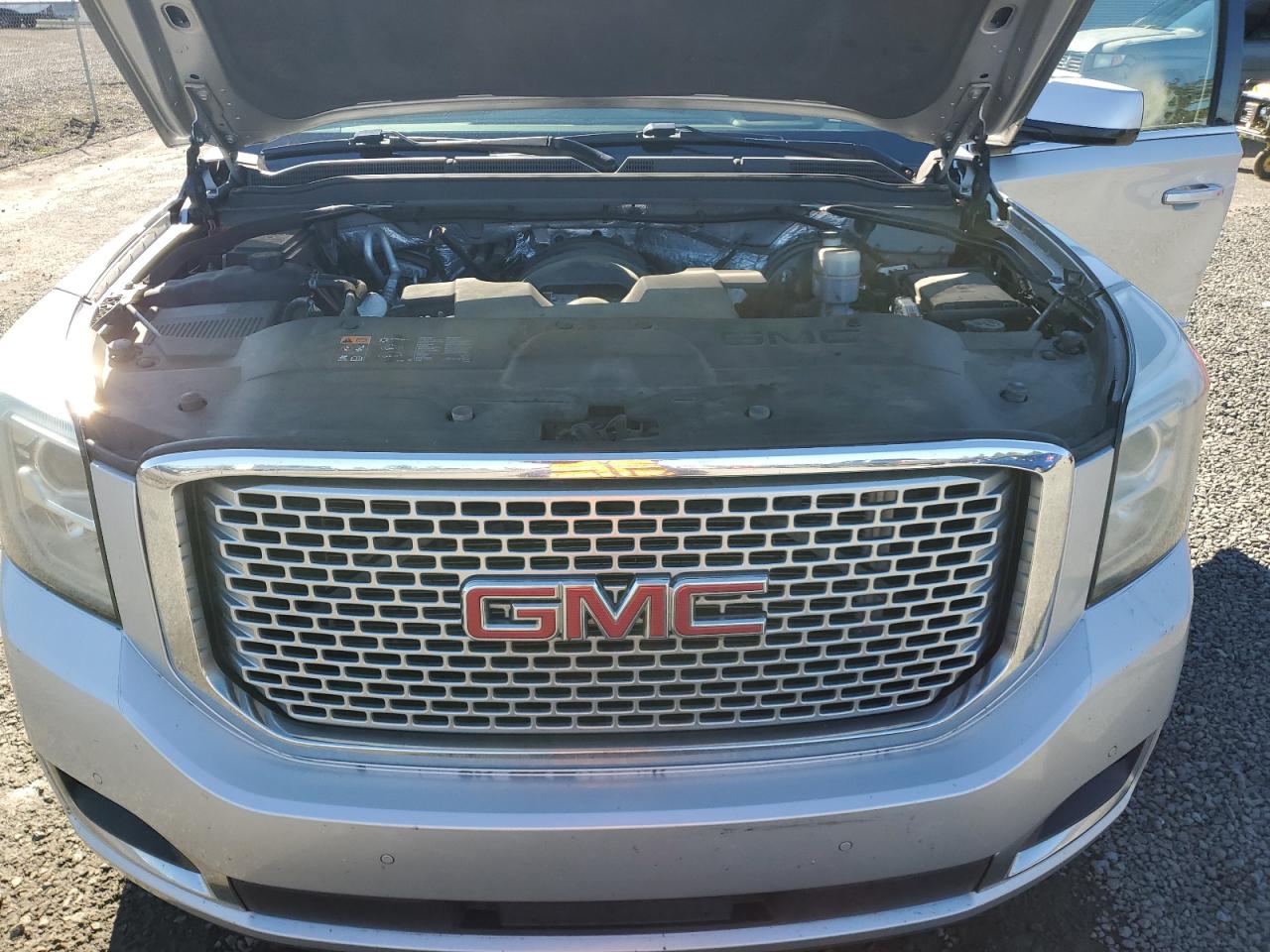 2015 GMC Yukon Xl Denali VIN: 1GKS2JKJ6FR243917 Lot: 86522245
