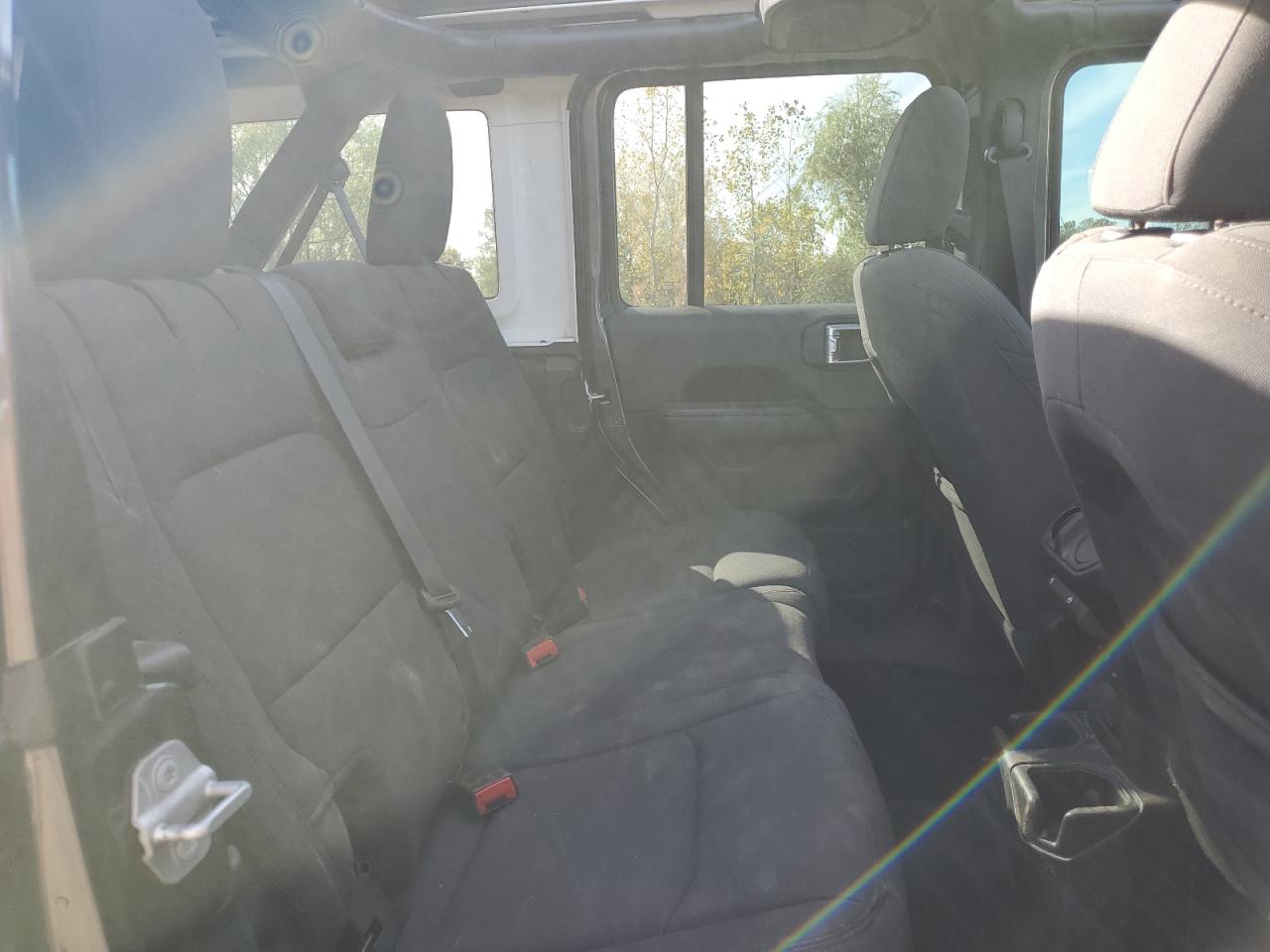 2018 Jeep Wrangler Unlimited Sahara VIN: 1C4HJXEG9JW305929 Lot: 85102595