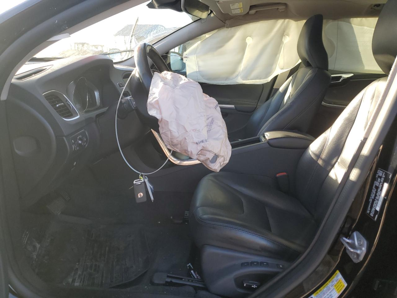 2015 Volvo V60 Premier VIN: YV140MEKXF1222061 Lot: 90715205