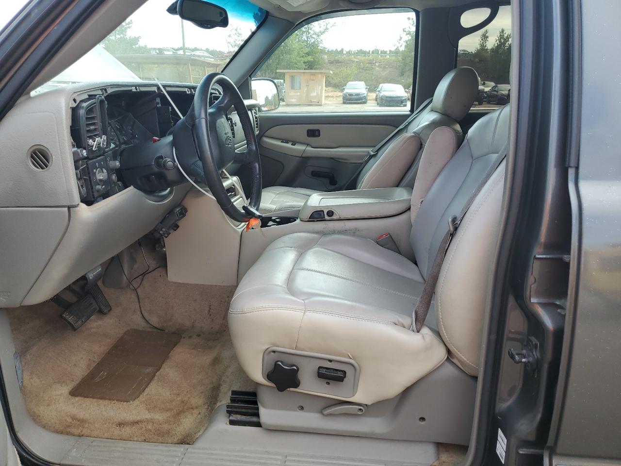 2002 Chevrolet Suburban C1500 VIN: 3GNEC16Z02G255908 Lot: 82261495