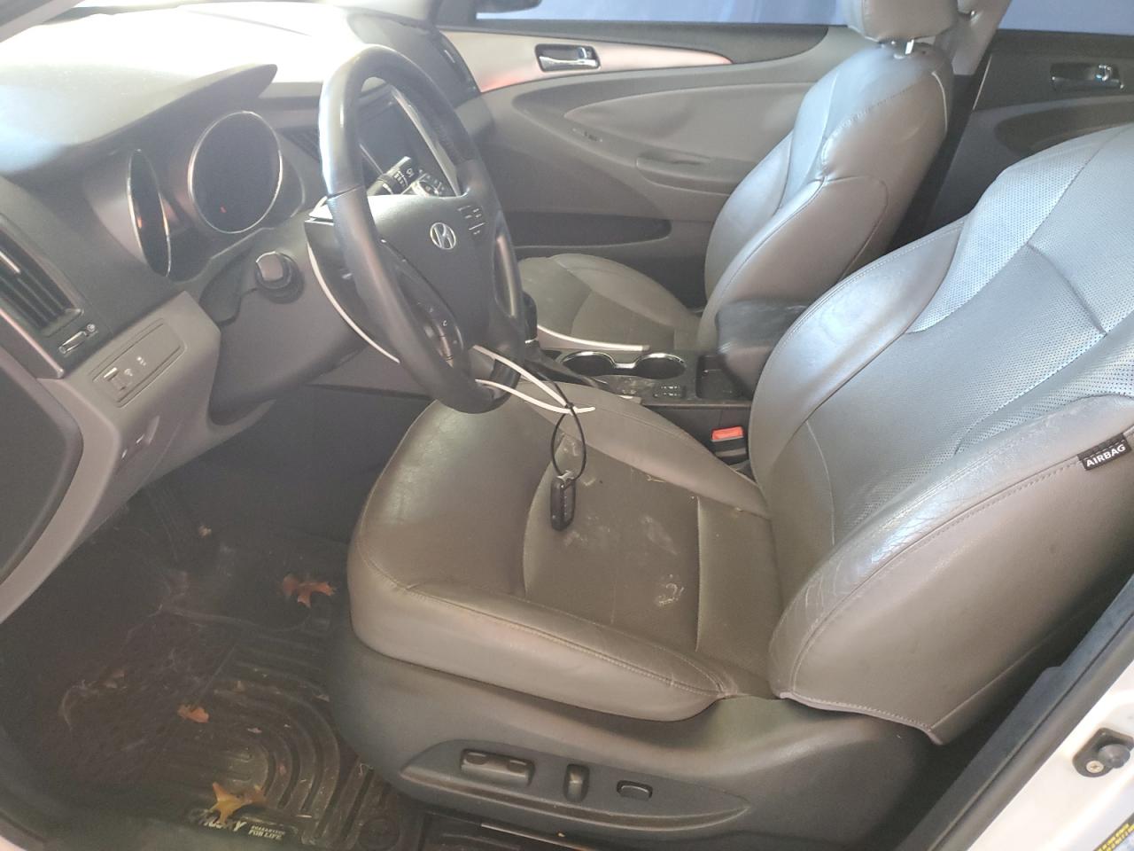 2011 Hyundai Sonata Hybrid VIN: KMHEC4A41BA002810 Lot: 86480695