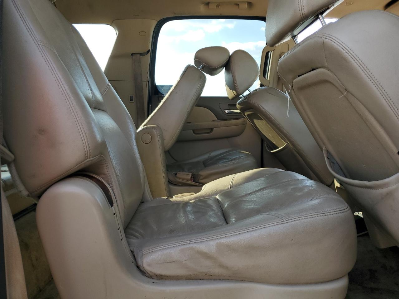 2008 GMC Yukon Xl C1500 VIN: 1GKFC16018J204556 Lot: 85324475