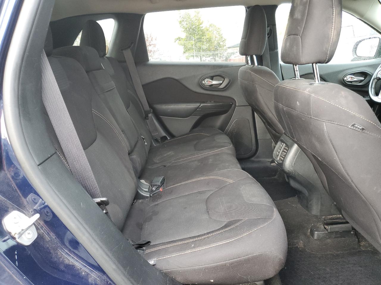 2016 Jeep Cherokee Latitude VIN: 1C4PJMCS2GW103928 Lot: 82004335