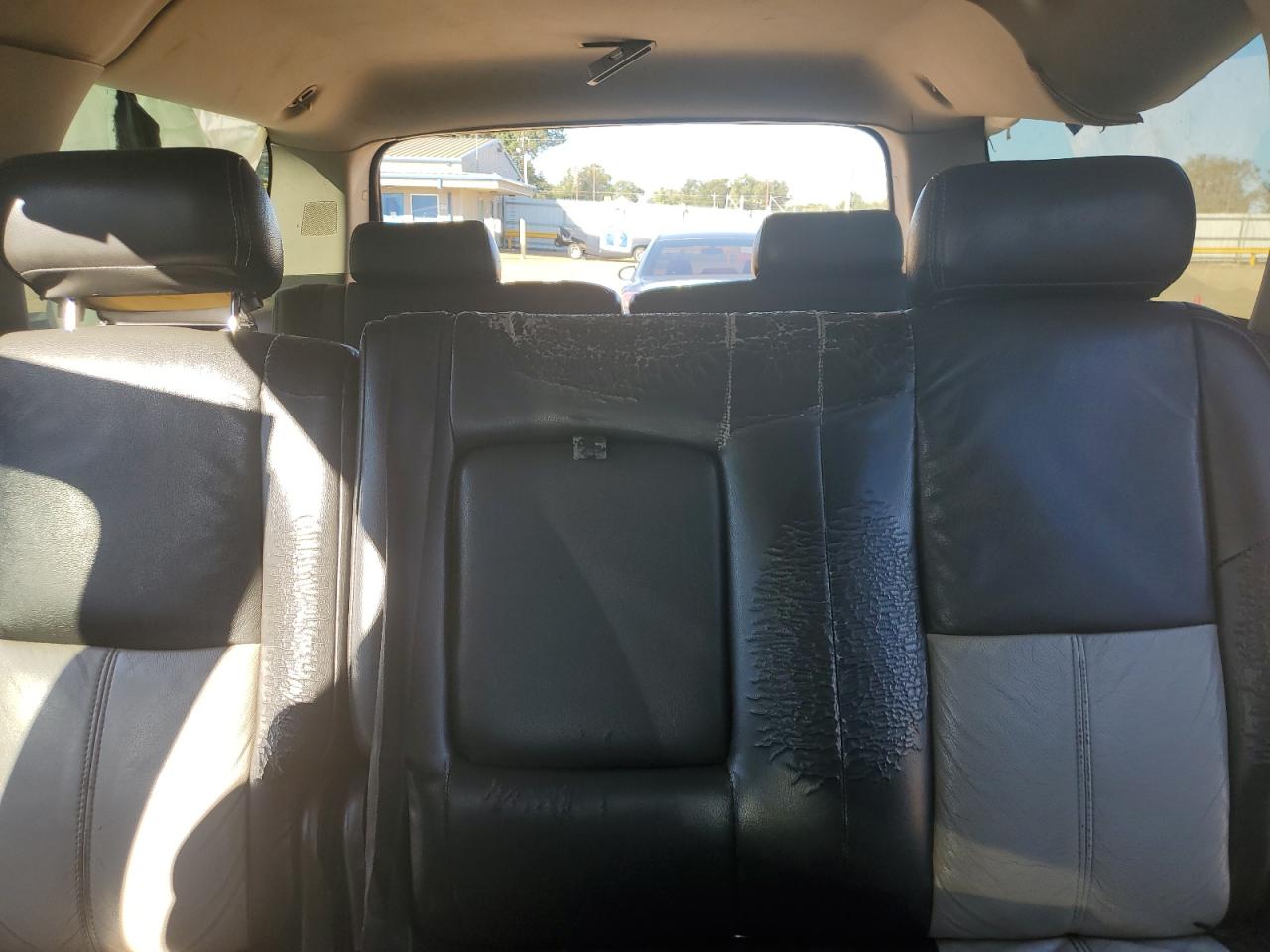2010 Chevrolet Suburban C1500 Ls VIN: 1GNUCHE05AR199633 Lot: 82591025