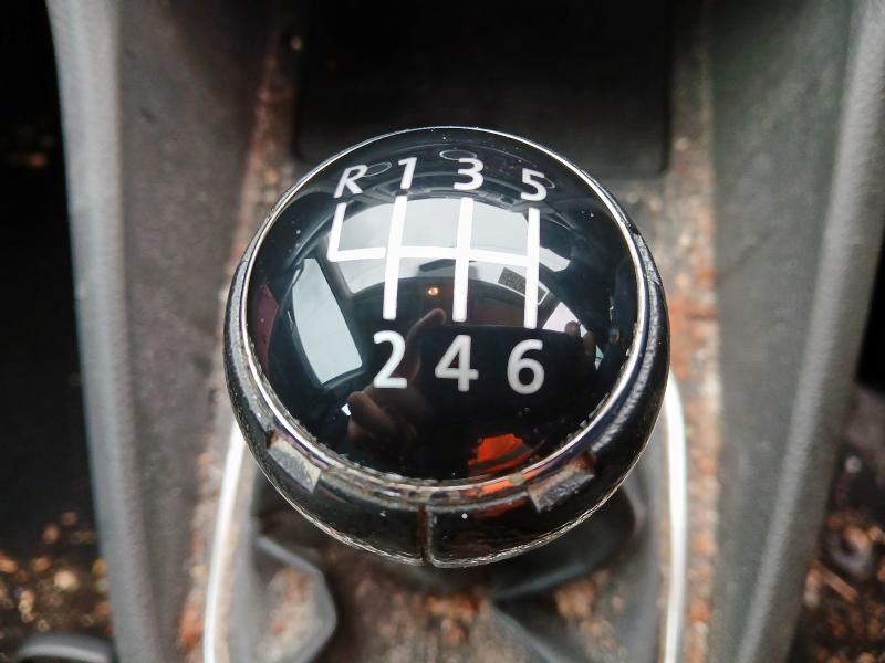 2010 VOLKSWAGEN GOLF S TSI 