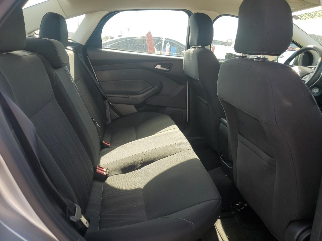 2017 Ford Focus Se VIN: 1FADP3F23HL300333 Lot: 85354815