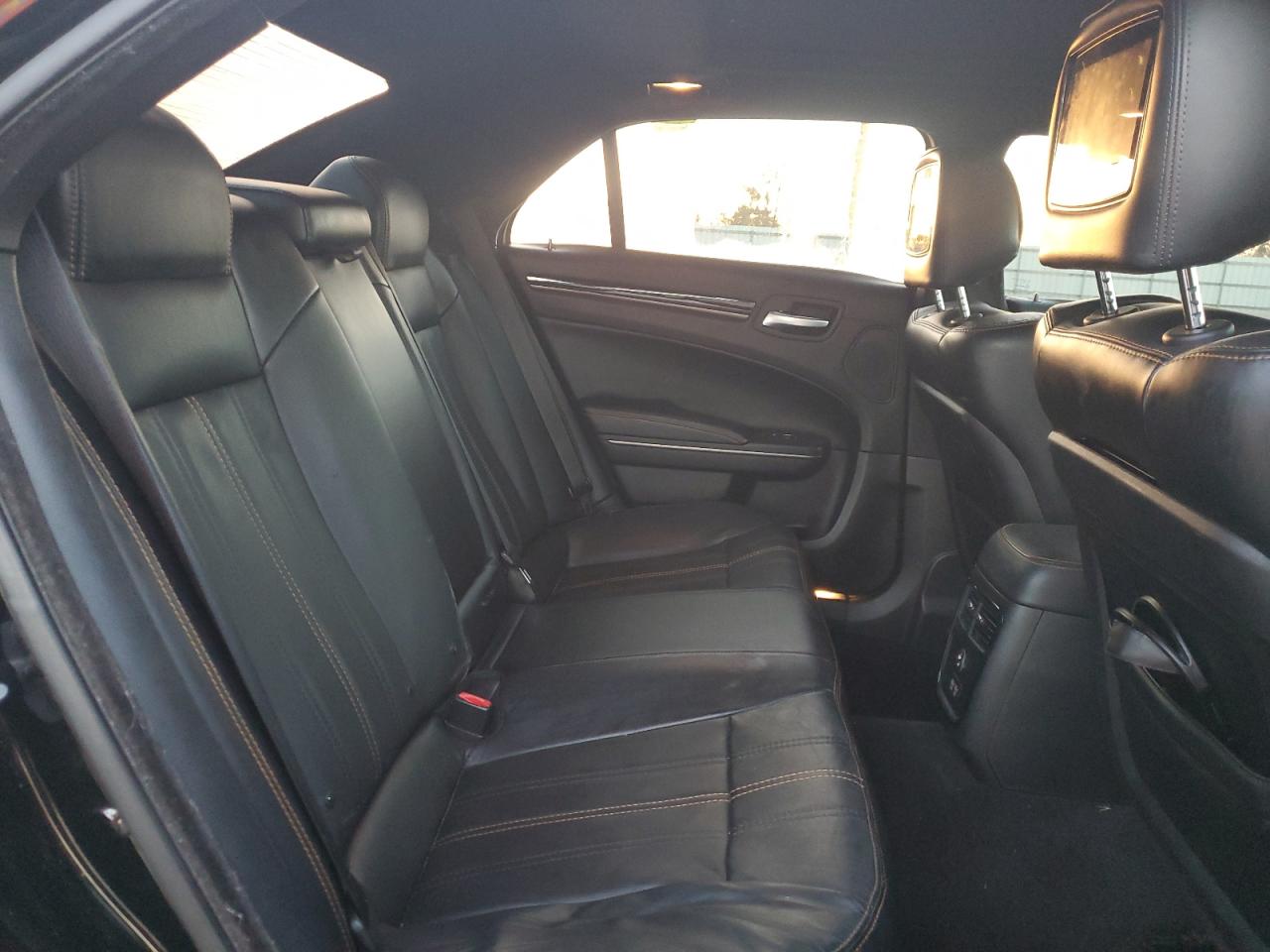 2016 Chrysler 300 S VIN: 2C3CCAGG2GH270323 Lot: 81271125