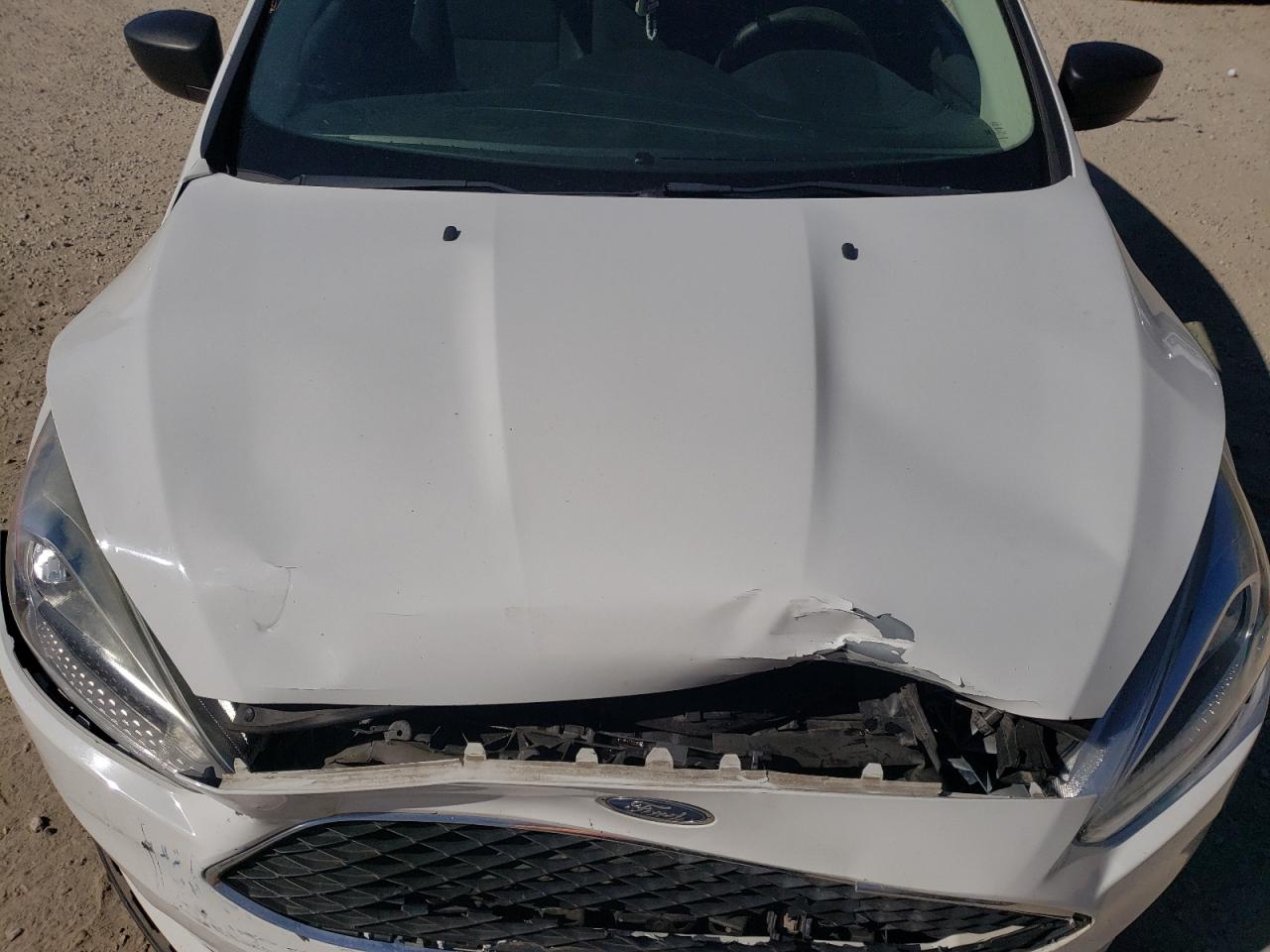 2018 Ford Focus S VIN: 1FADP3E23JL267826 Lot: 85917845