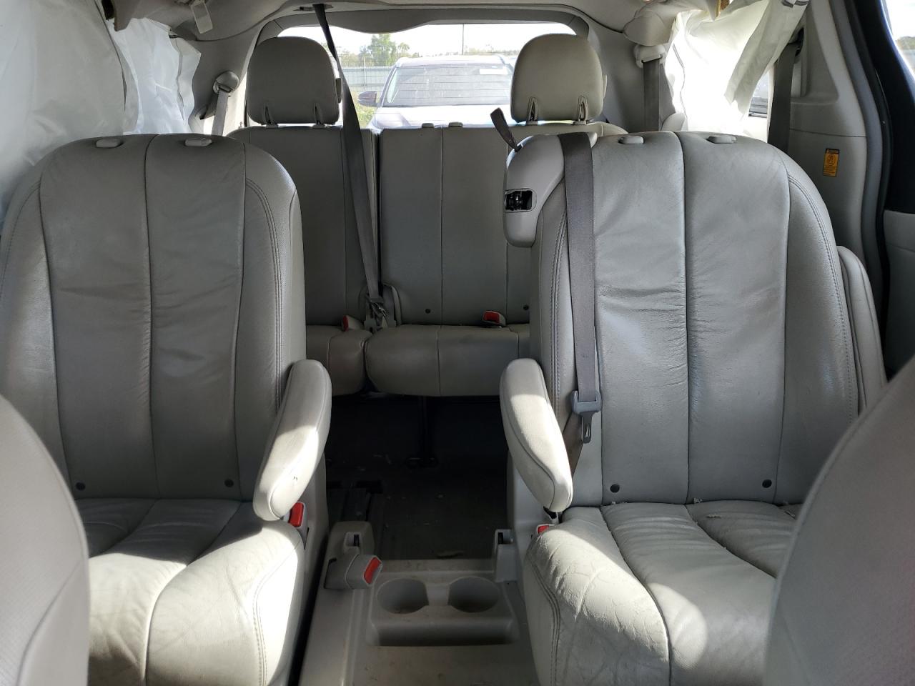 2011 Toyota Sienna Xle VIN: 5TDYK3DC8BS072132 Lot: 85273635