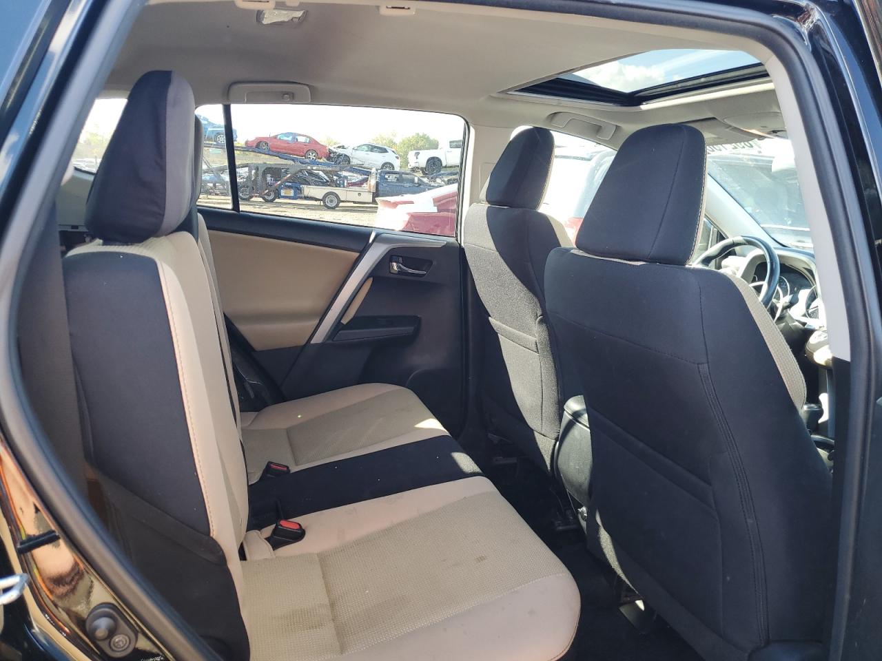 2017 Toyota Rav4 Xle VIN: 2T3RFREV2HW671689 Lot: 86218055