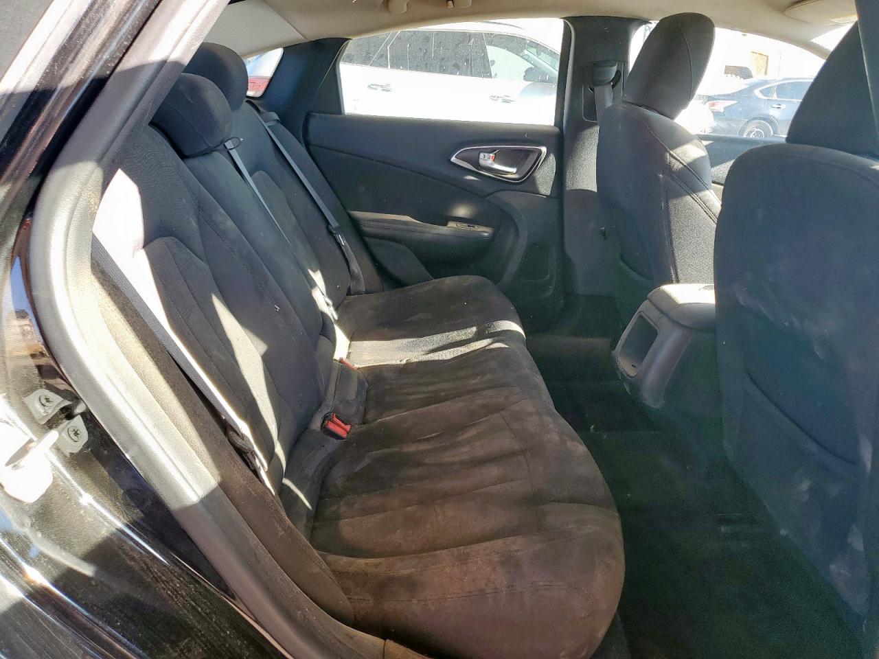 2015 Chrysler 200 Limited VIN: 1C3CCCAB2FN653385 Lot: 85175425