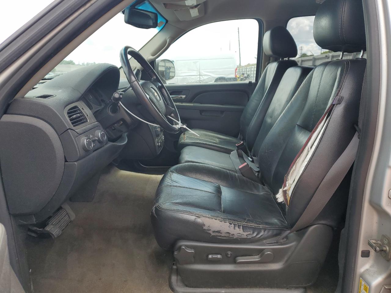 2010 Chevrolet Suburban K1500 Ls VIN: 1GNUKHE33AR146166 Lot: 82279825