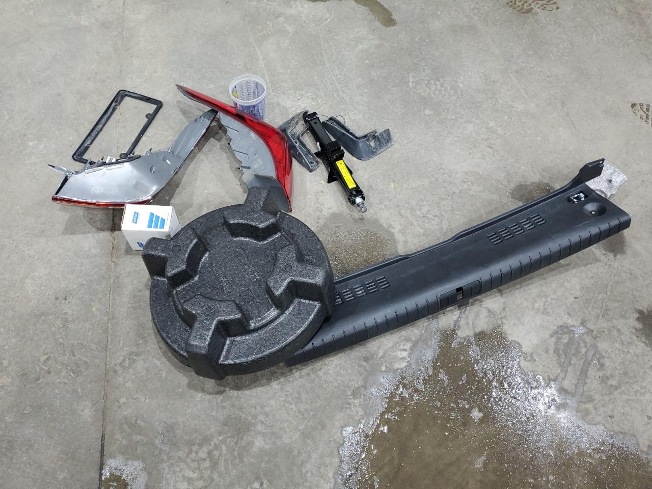 2015 Hyundai Genesis 5.0L VIN: KMHGN4JF6FU037884 Lot: 85543945