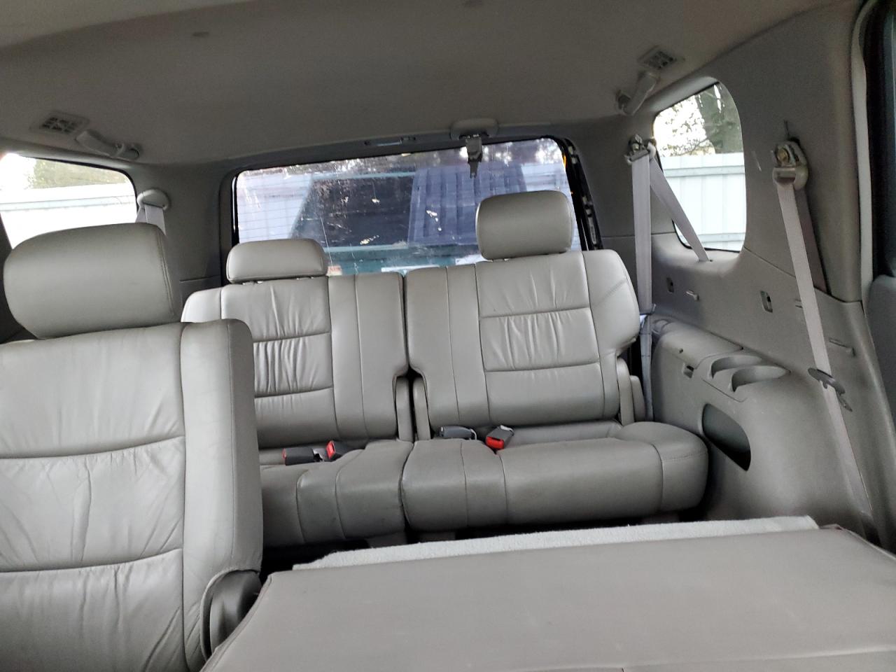 2002 Toyota Sequoia Sr5 VIN: 5TDBT44A42S060938 Lot: 89658405