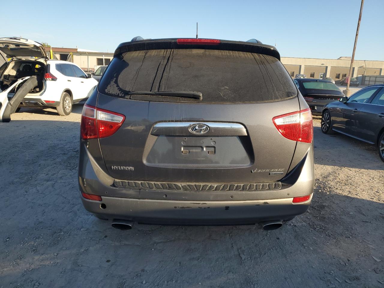 2010 Hyundai Veracruz Gls VIN: KM8NU4CC2AU135168 Lot: 82420475