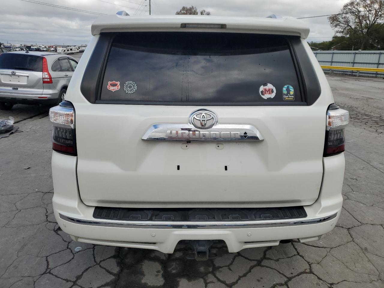 2015 Toyota 4Runner Sr5/Sr5 Premium VIN: JTEBU5JR5F5239574 Lot: 85725545