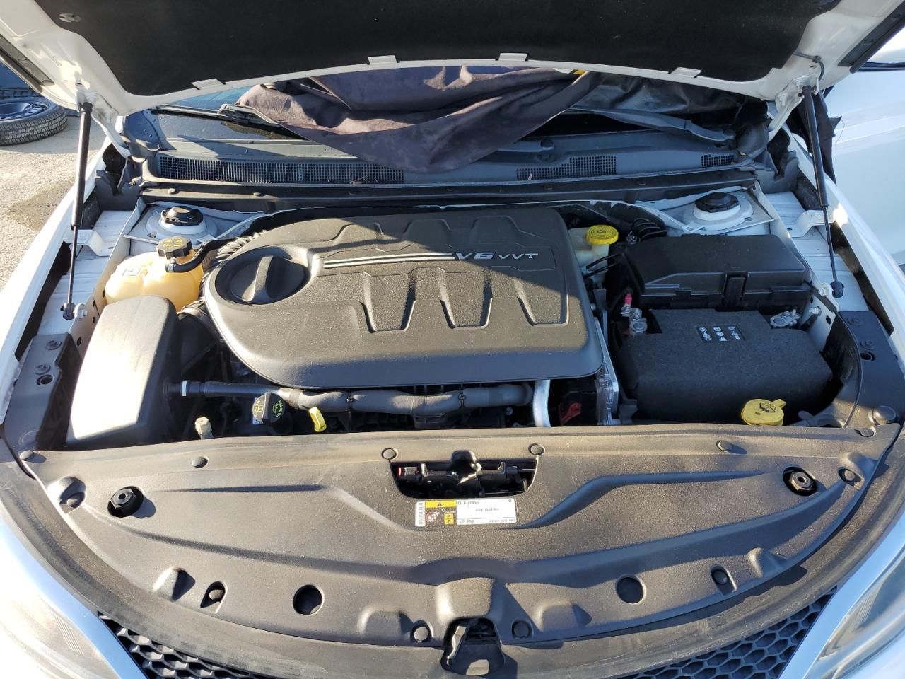 2015 Chrysler 200 C VIN: 1C3CCCEG6FN512194 Lot: 82231775